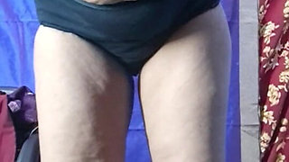 Indian Tamil Village Aunty Fingering with Vegetable