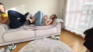 Two Lesbians Have a Strong Smelly Feet Female Wrestling Match