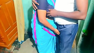 Tamil Aunty House Owner Romance With 18 Years