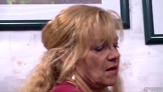 Milf Ladies Share Chopper - Stepmommy