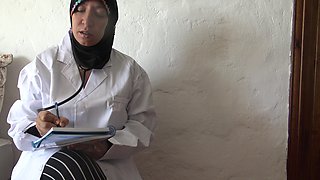 Egyptian Man Visits a Female Doctor for Erectile Dysfunction