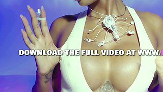 Beautiful big tits black babe hot posing