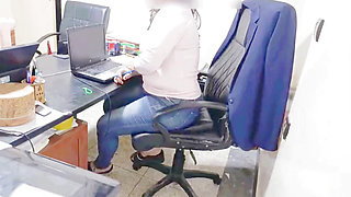 I finally got my coworker to fuck me in my office parte 1
