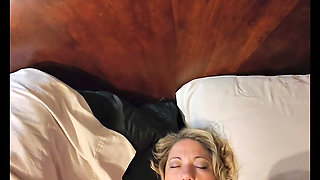 Sexy Mrs Claus gets her tight asshole stretched