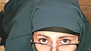 POV Sucking BBC Dildo Mia Niqab