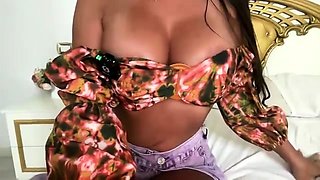 Big boob brunette masturbates on webcam