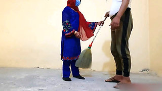 Kaamwali bai ko jbardasti chod diya, hard fucking with clear hindi audio, A mature man fucked maid in his lonely house