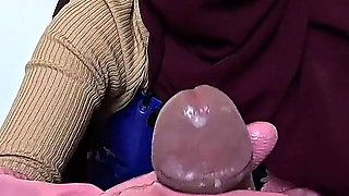 Arab Cleaning Lady Handjob Mia Niqab