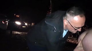 il fait sucer des bites a sa femme tout en la baisant