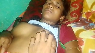 Desi Hot Mallu Aunty Boobs Pressing