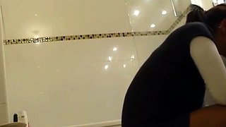 Showering stepdaughter ( so sexy, spy cam)