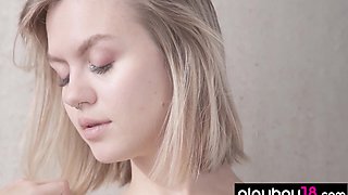 Blond shows her amazing natural knockers