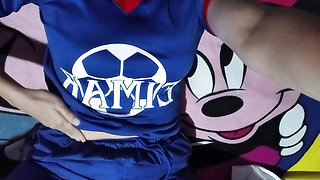 21-YEAR-OLD COLLEGE GIRL MASTURBATES IN THE ROOM