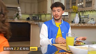 Stepdaughter Leana Lovings shares her stepdad's dick with Lexi Luna and Chloe Surreal - Brazzers