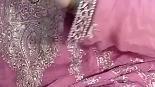 Hot Parosan Muslim Bhabhi Used to Play with My Indian Fat Cock