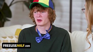 Step mummy Ophelia Kaan & step aunt Alexis Malone delight cosseted man in the kitchen - freeuse milf