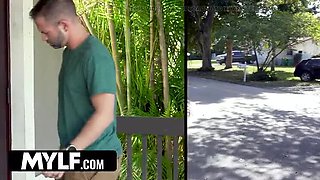 St. Patrick's Day Sex with Lolly Dames - Blonde MILF in Green Dress Gets Face Fucked & Creampied