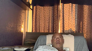 Bodybuilder Solo Homemade Wank