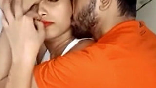Desi Girlfriend Boyfriend Romantic Kissing Sex Video Clear Hindi Audio