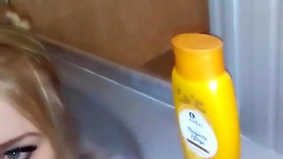 Mimsy Smokes in the Tub and Also Gets a Good
