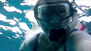 Are you interested to see flashing boobs and pussy in unusual places? I show them underwater! Very special view