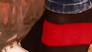 Clogs & Opaque Tights - Footplay Contrast