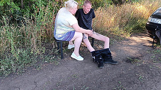 A Neighbor Sucks My Dick in a Public Park on a Bench Until I Cum