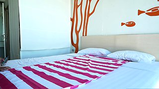 Tiny Thai teen massage with BJ happy end