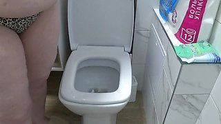 Toilet Cam Watches Old Pussy Pissing. Amateur Fetish. PAWG.