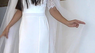 Vampire Bride Squirts All Over Face - 4K