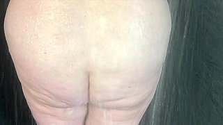 Mrs Mature Feet in the Shower
