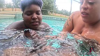 Underwater Blowjob Threesome
