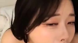 Amateur webcam toying wet pussy
