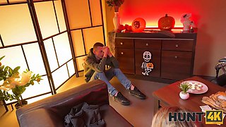 Hunt4k. hot and sultry fortune-telling xxx session with perky-titted witch Vanessa Leone