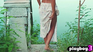 Perfect booty European mommy posing outdoor