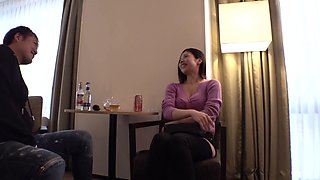 Part 1 Bakunyu Slut College Student X Men's Play Experience the Extreme Pleasure of an Esthetician Who Wants to Hurry