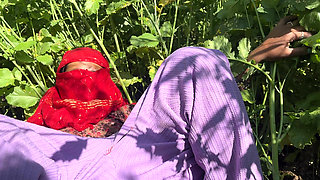 Desi girlfriend outside  injoy, full xxx video