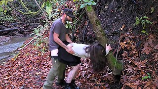 Real amateur couple has risky fuck in the woods