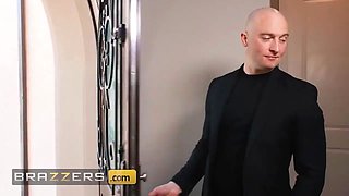 Brazzers - pounding hot Cherry Kiss gets her ass stretched and she completes up getting her face washed with zac wild's jizz