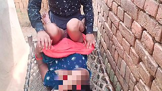 Indian Slut Outdoor In Gets Pussy Fuck By Young Boyfriend