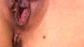 Tihick British Mature MILF Toni Lace Fingers Her Big Pussy in Bed