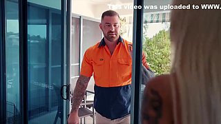 Aussie Tradie Fucks Hot Blonde Muscle Babe