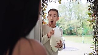 Klara Devine Sucks Danny D's Big Cock in Cereal Milkers - HD Brazzers