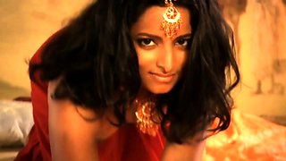 Sensuality and Graceful Movements From Exotic Erotic India