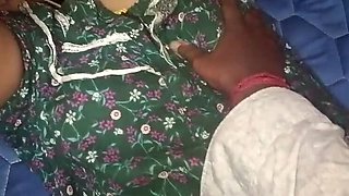 Tamil Aunty Sex with Original Audio - Desi Homemade Fingering and Moaning