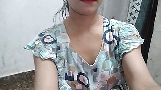 Steamy bhabhi gets involved in daddy-daughter taboo with stepmom vibes