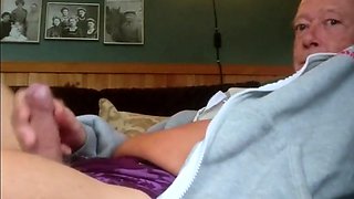 Amateur Norwegian Daddy Handjob