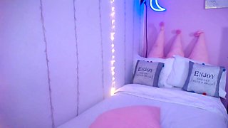 Appetizing webcam MILF hot solo