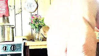 Bouling Hot Wet in the Kitchen Shes Masterbating and Dripping