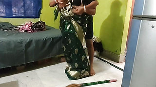 Kaam wali bhabhi ko pichhe se dabocha fir apna lauda chusaya - Indian Maid fucked from behind